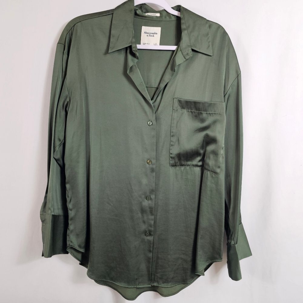 Abercrombie and Fitch Oversized Satin Button Down Blouse in Green - Size S